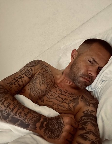 loohoodz exclusive star image