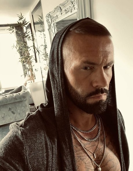 loohoodz model exclusive pictures