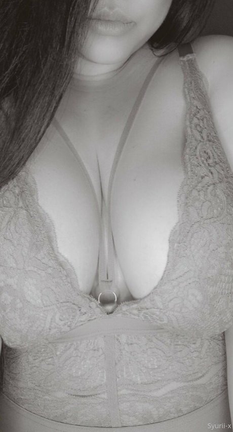 syurii pornographic star image