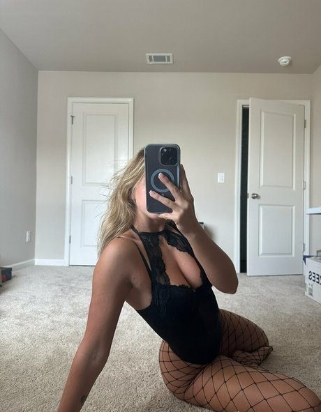 Sen City nude star photos