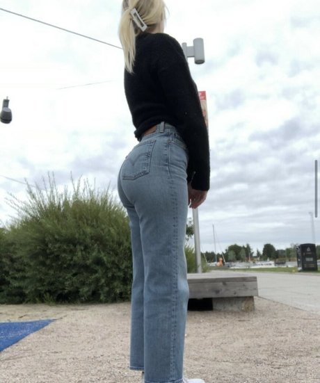 Arielle Burstrom perfect star img