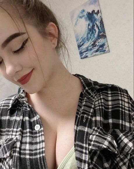 lelyamt erotic star img