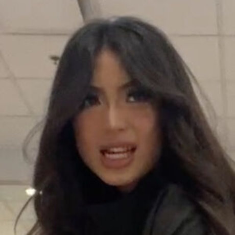 Karenliao model hot img