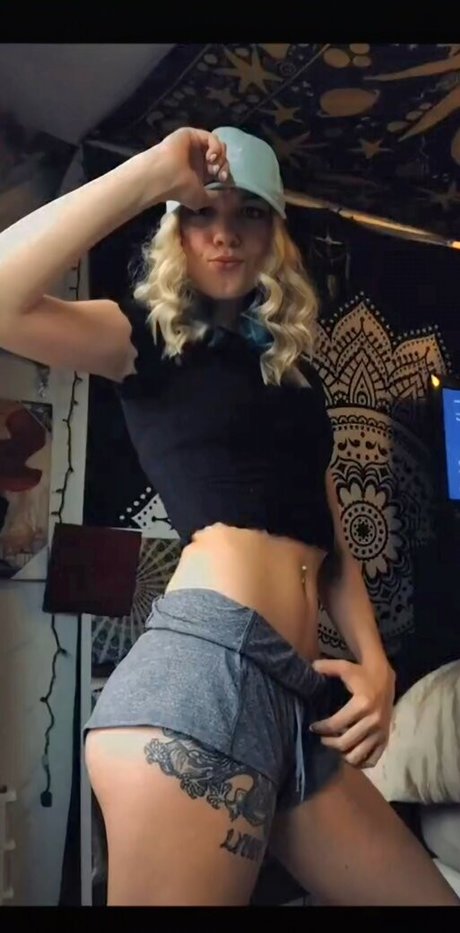 Izziyo14 star erotic images