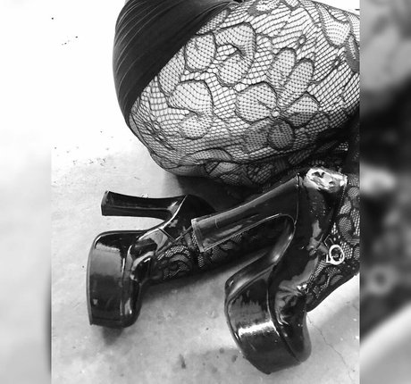 Minnielovesyou erotic star images