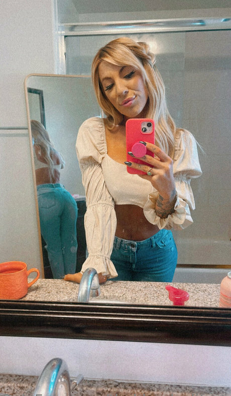 theblondeslife hd pornstar pics