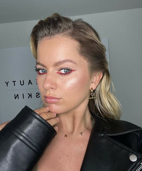 Tasha Ghouri erotic star pics