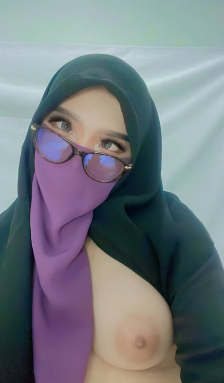 Hijab Camilla exclusive pornstar photos