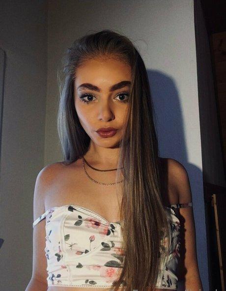 livionly adult model galleries