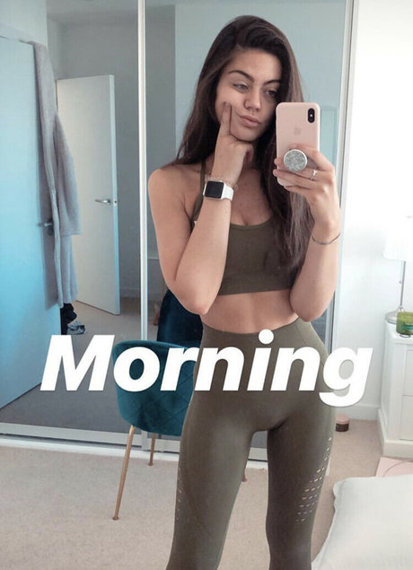 Emily Canham top model picture