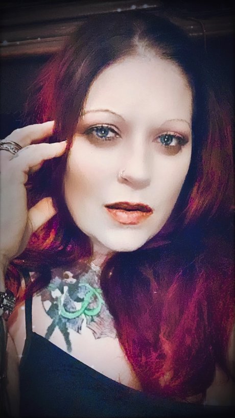 Mistress Heather pornstar top image