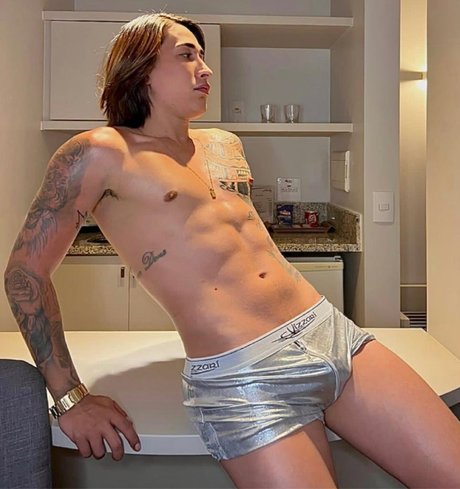 Matheus Henrique hot star photo