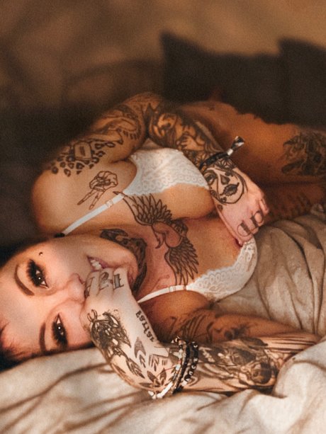 Couple Leewlie model beautiful pic