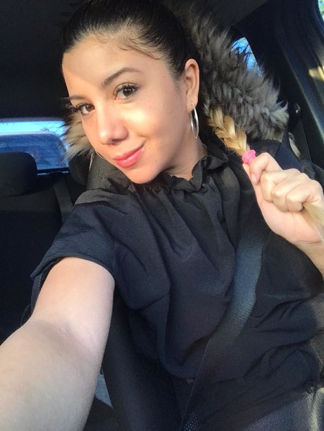 indeanaT sexy actress pic