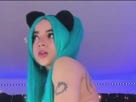 Valentina Milan pretty pornstar gallery