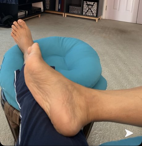 Melvin Martinez pretty model picture