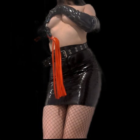 MISTRESS BELLATRIX pretty actress pic