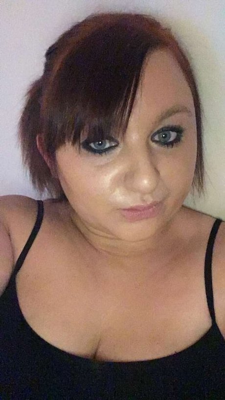 Sexy Sara beautiful star pic