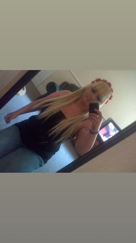 Sexy Sara nice pornstar gallery