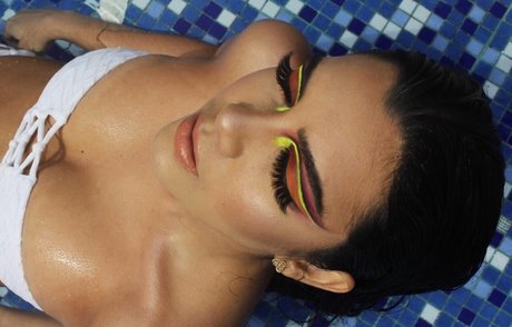 Yorvelita pretty pornstar img