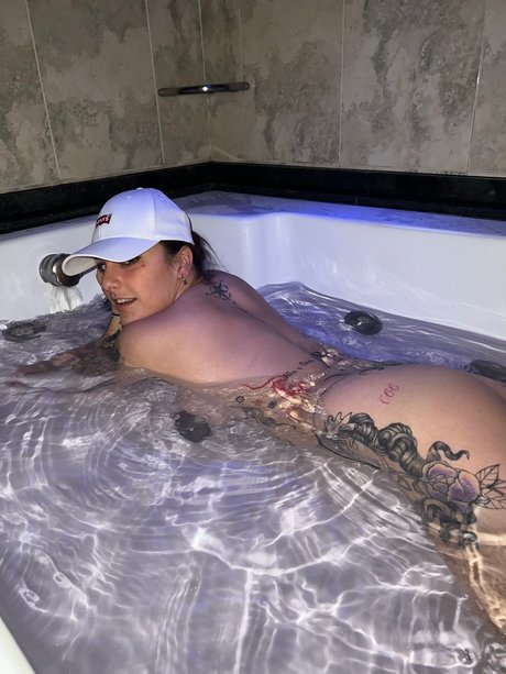 Zorraafiiielll nude pornstar pictures