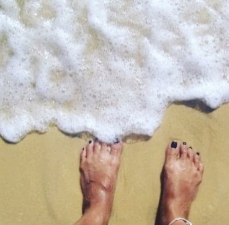 FeetGirlFans actress photos