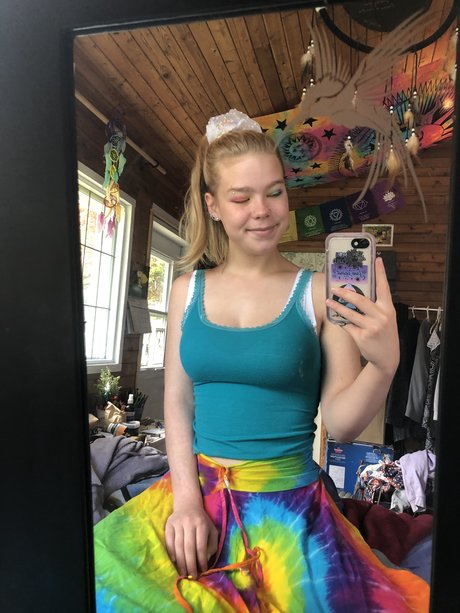 Charlotte Aria pornstar pretty pictures