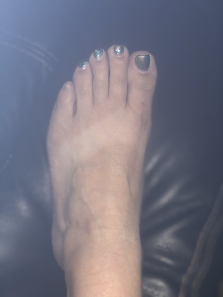 Sara Divine pretty pornstar picture