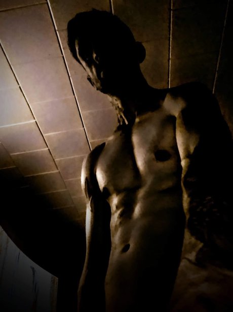 Scott Lloyd pretty model picture