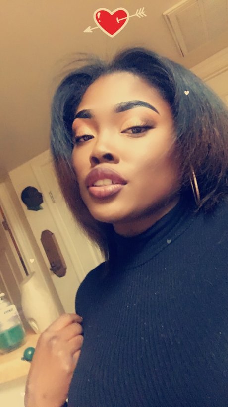 Mrs Go Get It erotic pornstar images