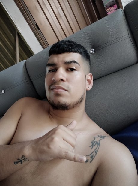 Oscuro dese_ pornstar nudes pic