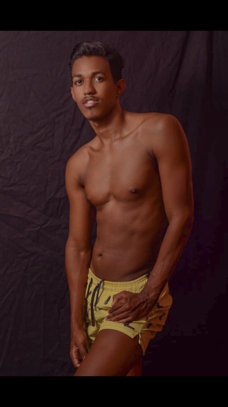 Eliequel naked actress picture