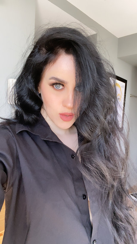 Lilieth Martinez naked model gallery