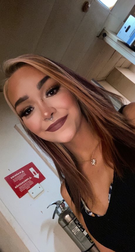 KayLeigh nice pornstar gallery