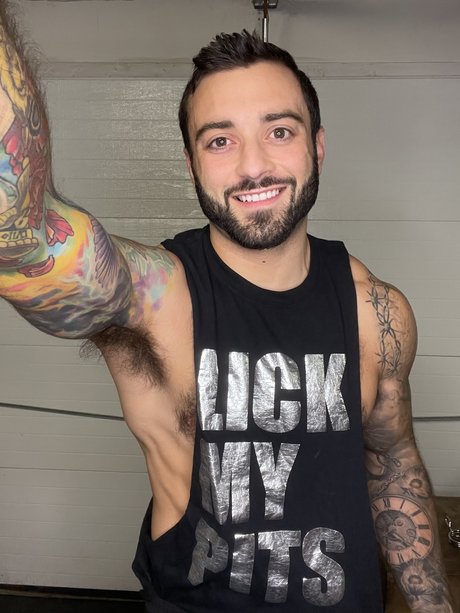 DrewValentinoXL Free Page model naked gallery