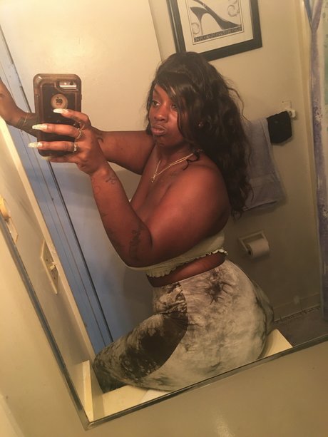 Renee Giorgio star erotic photos