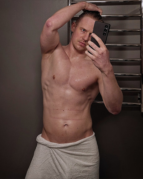 HowSwedeIsIt high quality pornstar pictures