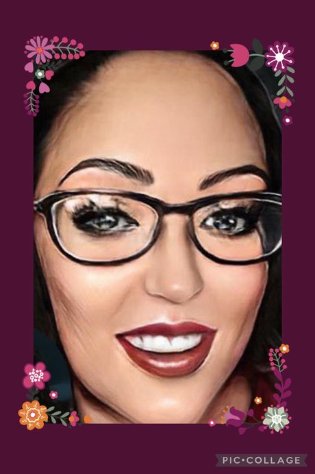 Sades sexy model pic