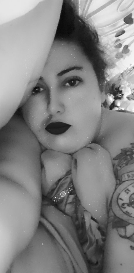 Lily robb nude star images