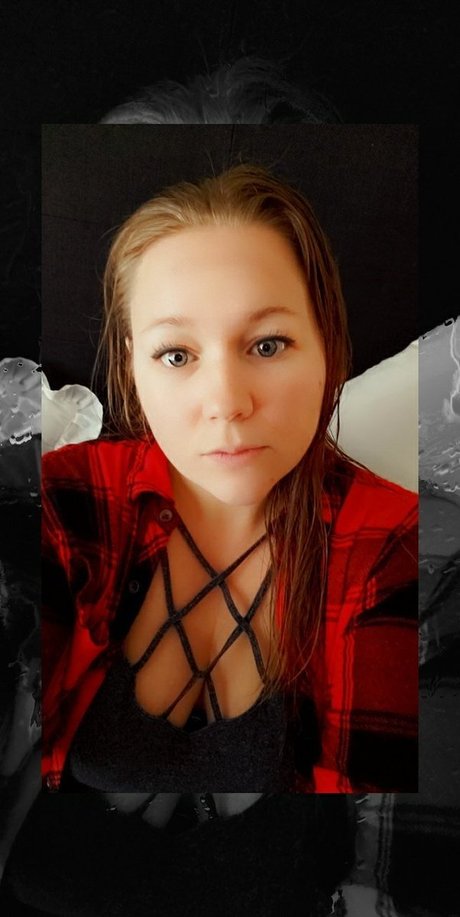 RaeBeamz model naked pic