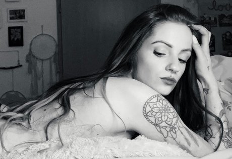 Sabriiina Gr model nudes pics