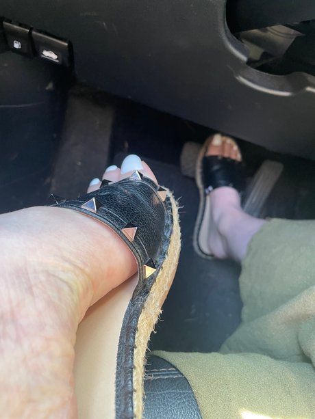 ToeRaeMe hot actress pics