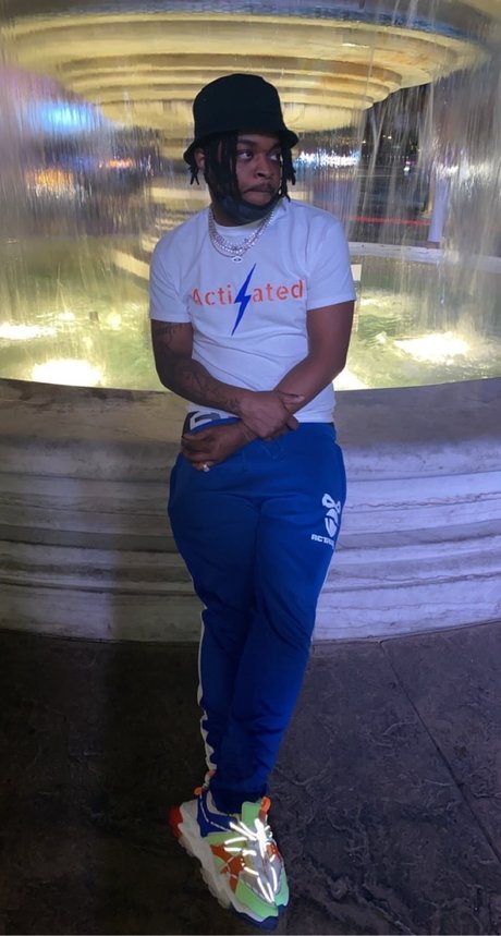 u8442747 sexy pornstar photo