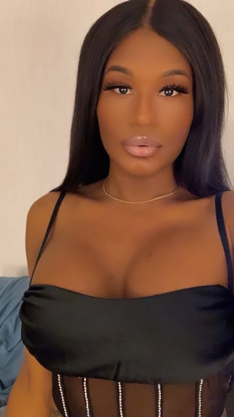 Tiffanylola free star img