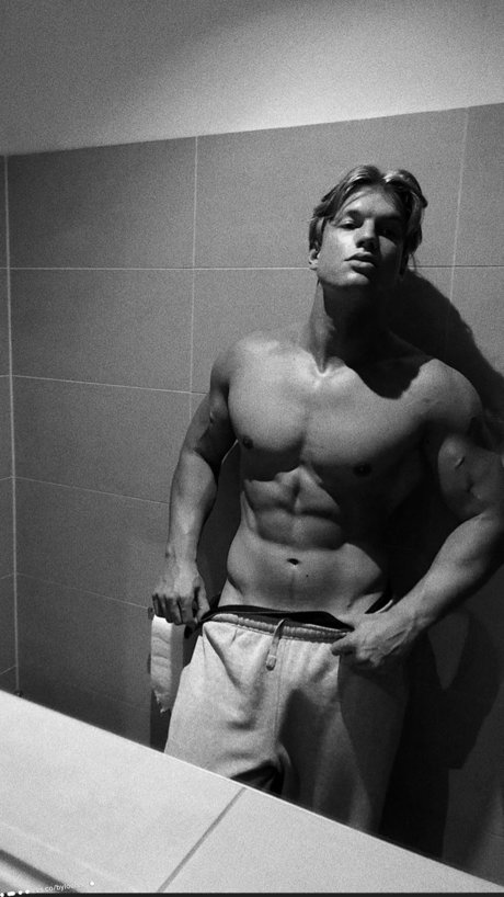 thearniboy xxx model photo