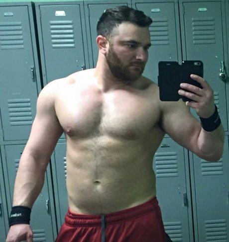 JuicyD8 model erotic photo