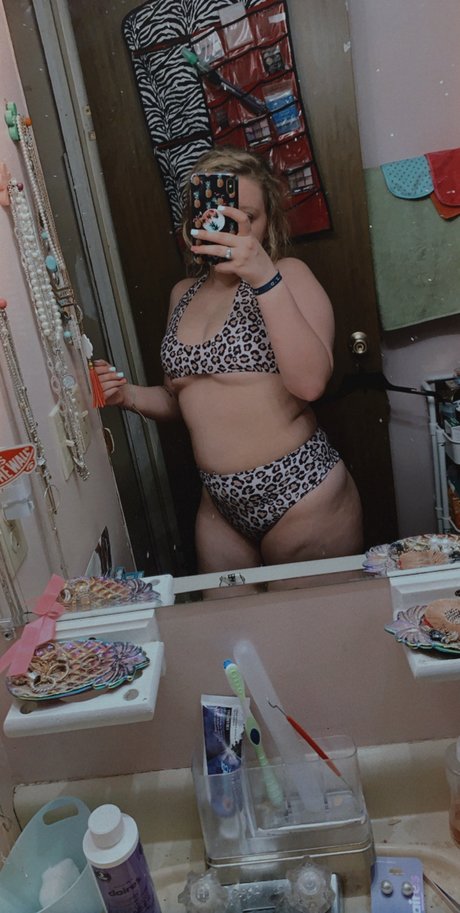 Madyson Lowe star nude pics