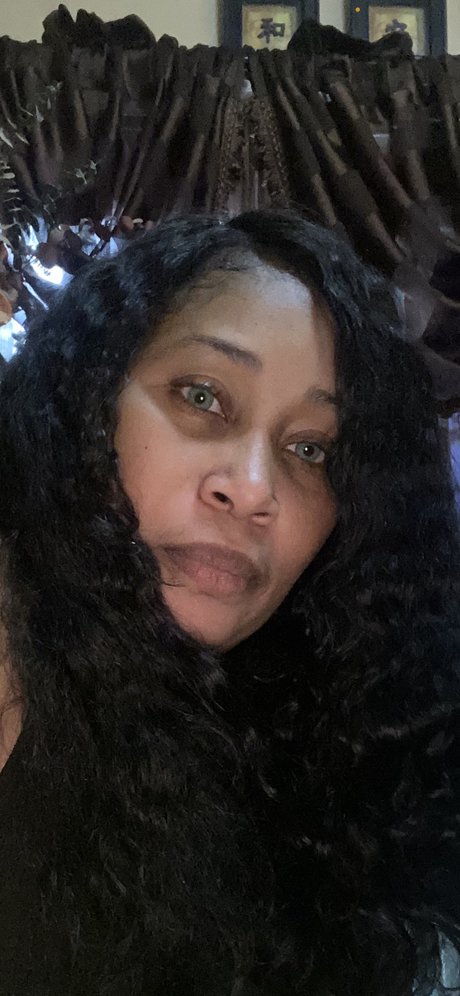 Madlen Decembre naked star pics