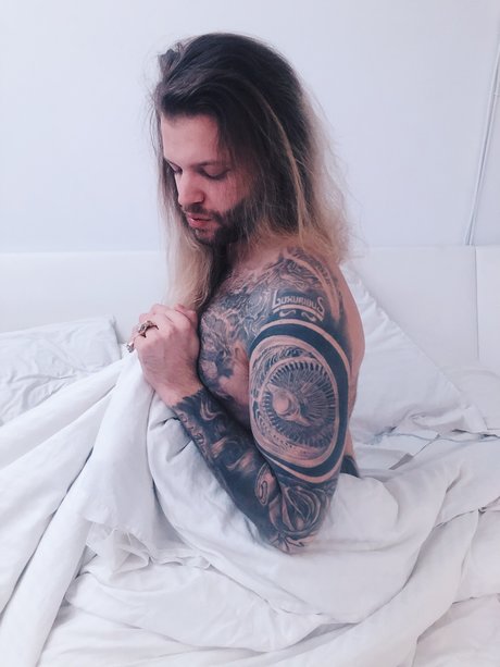 Warth free model pics