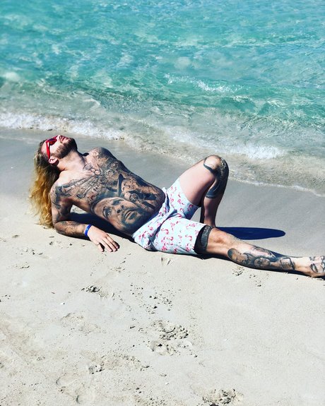 Warth pornstar nudes pics